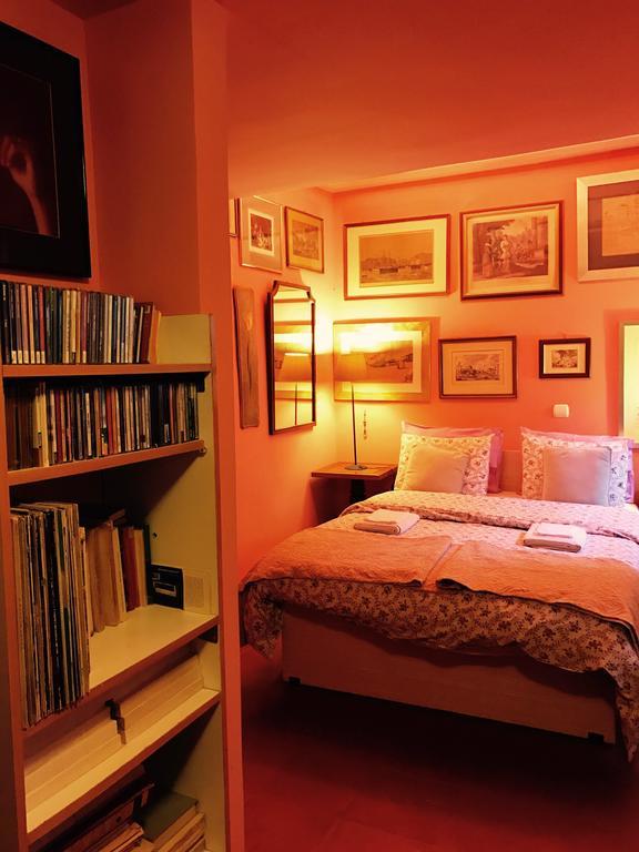 Gallery Basement In Vravrona Homestay *